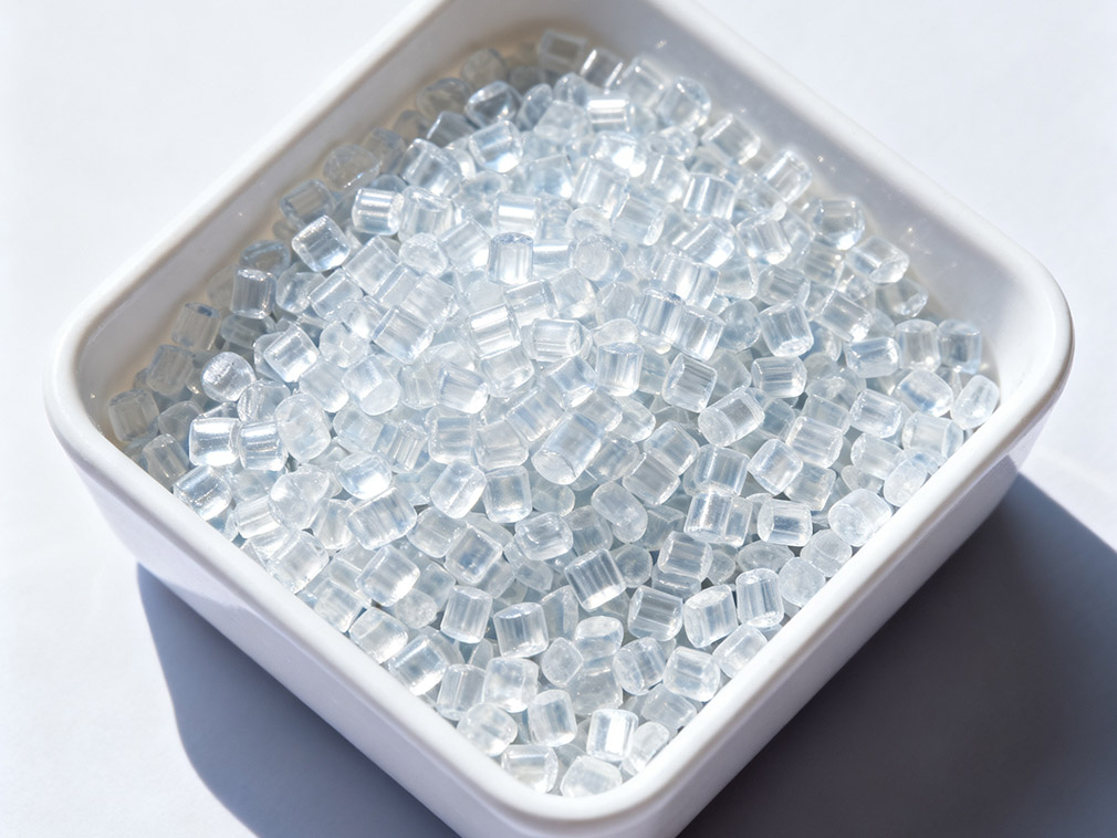 PET CHIPS BOTTLE GRADE WK-811 - High-Quality Bottle Grade PET Chips for Packaging