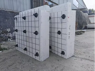 Wire mesh core panel