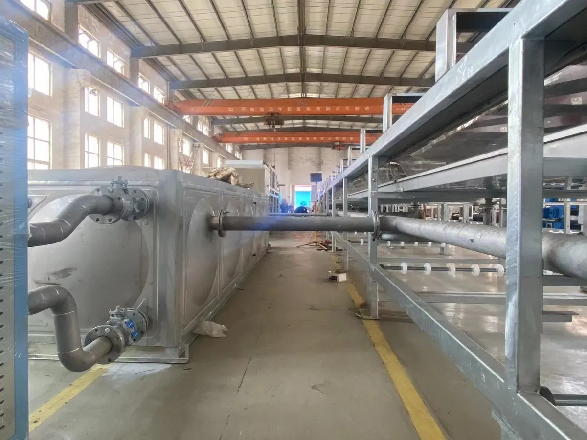 Steel belt cooling resin flaker