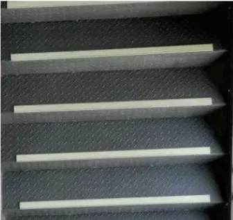 Светящийся алюминиевый сплав для носка ступени