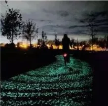 Стеклянный светящийся щебень