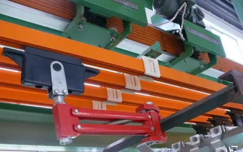 Rigid body sliding contact wire