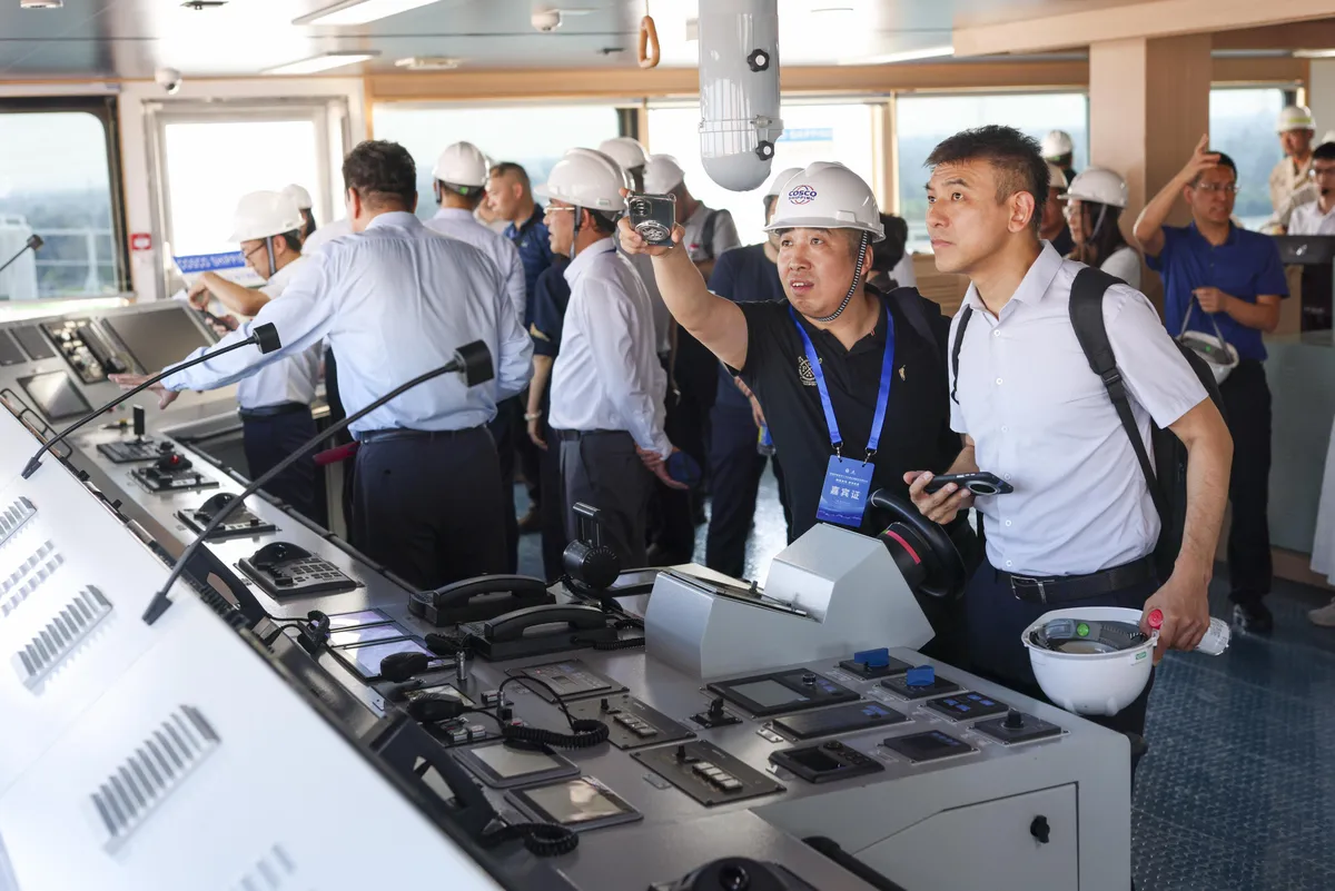 Guangzhou COSCO Shipping Hosts Customer Exchange Event with Independent Navigation Products Showcased on Actual Vessels