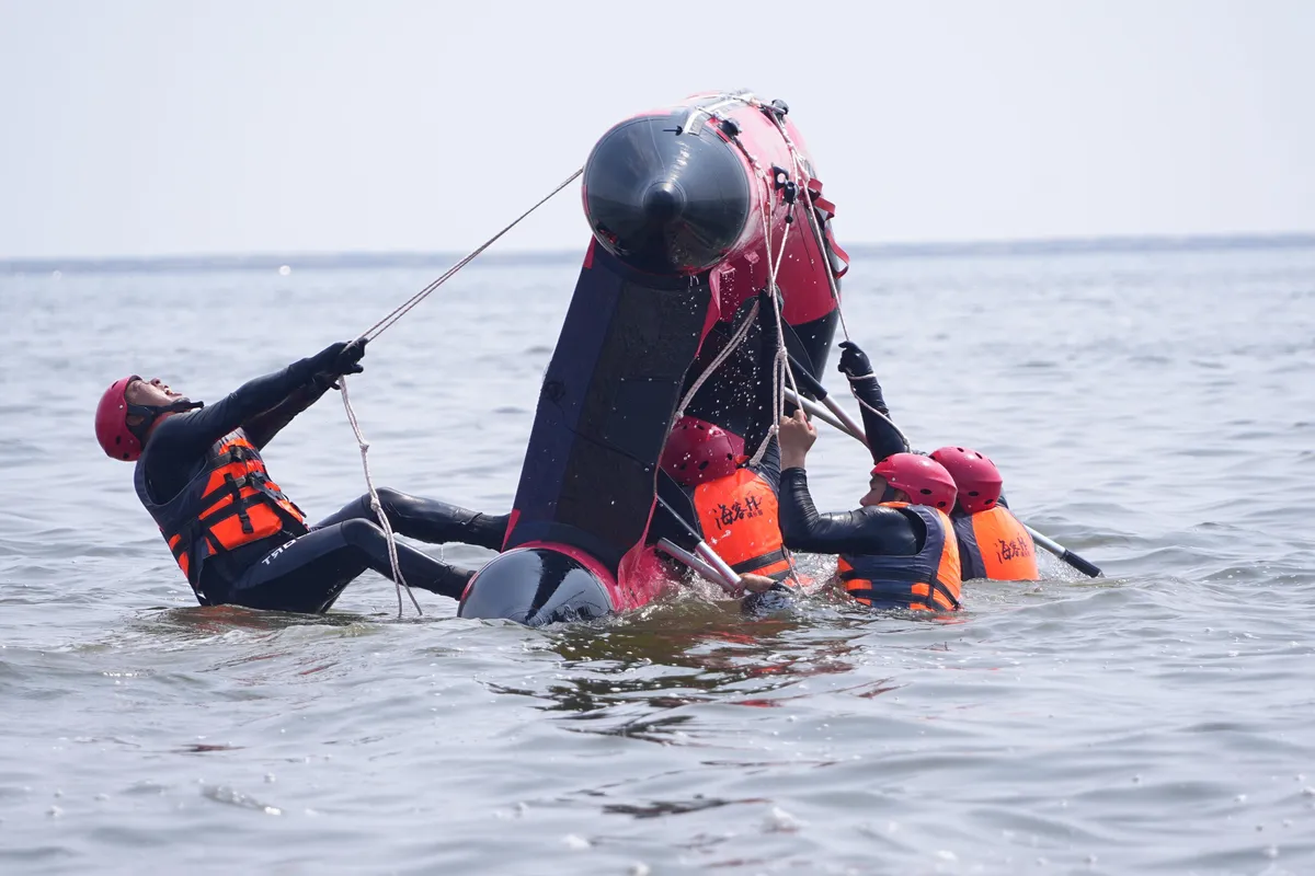 Tianjin Holds Water Rescue Skills Competition