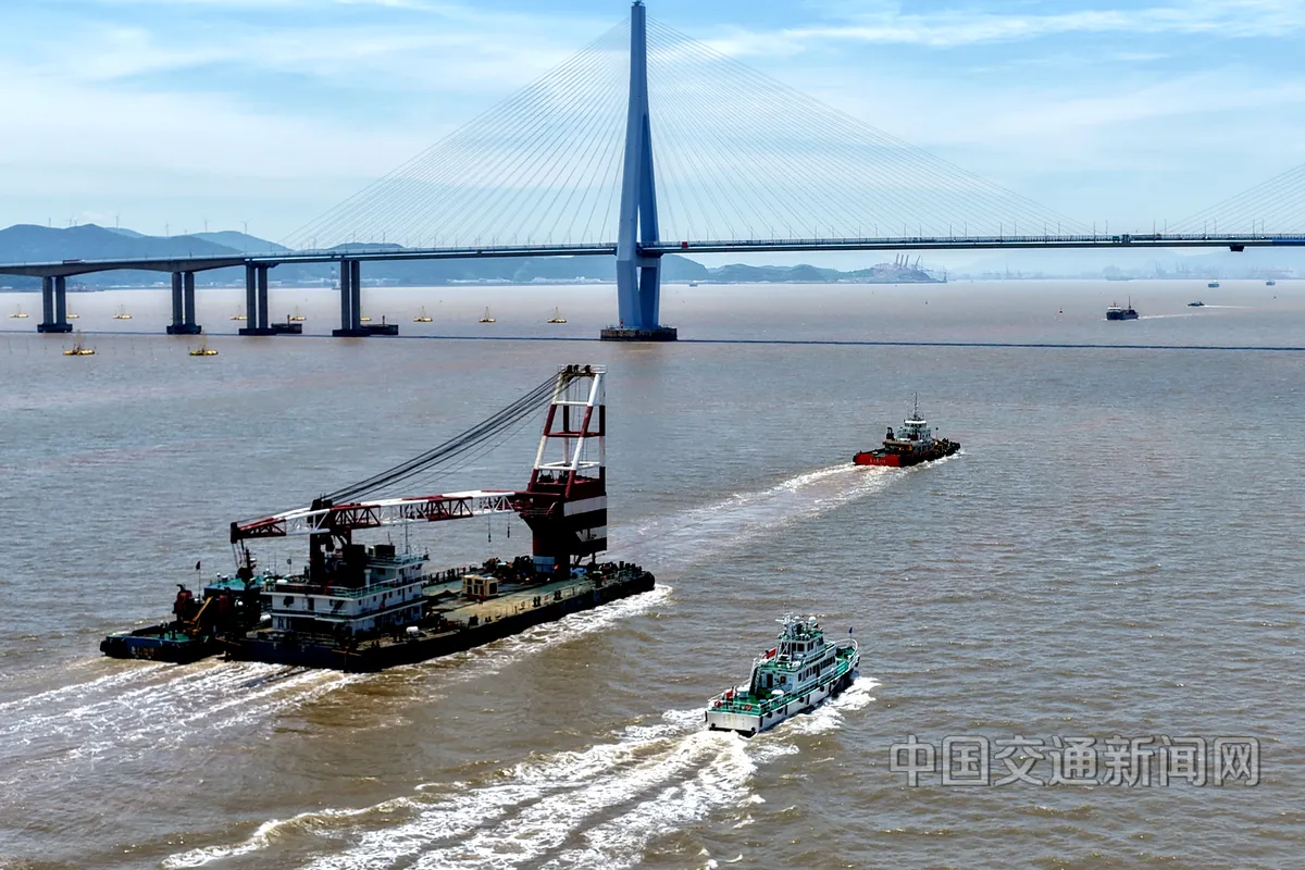 Maritime authorities proactively defend, suspend operations, and relocate to respond to Typhoon Bavi.