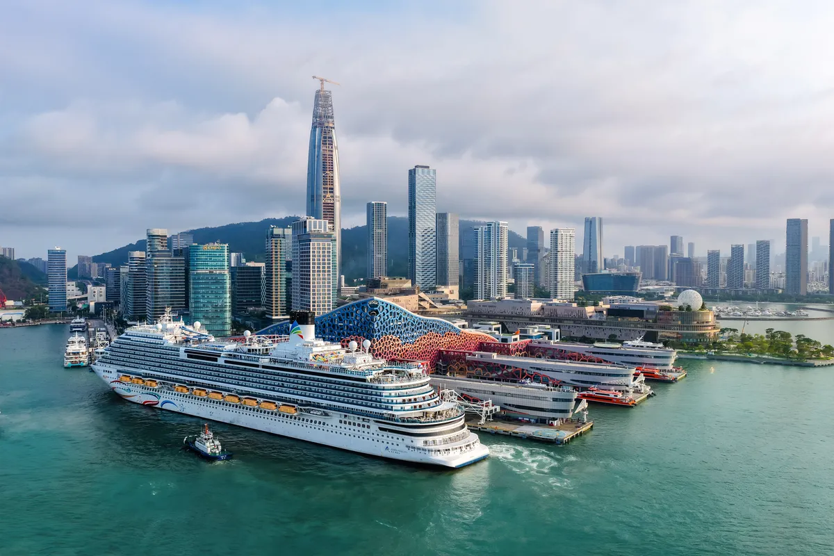 The first domestically-built large cruise ship "AIDA Modu" embarks on its maiden voyage from Shenzhen.