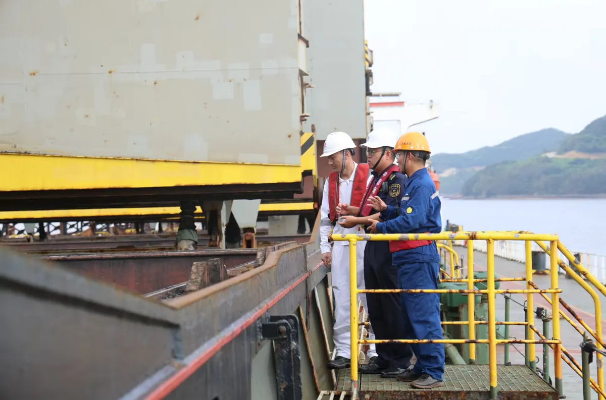 Zhoushan Maritime a transport&eacute; en continu 400 000 tonnes de minerai de fer en 72 heures.