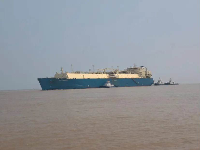 L'administration maritime de Lianyungang assure l'escorte du port "d'&eacute;nergie verte" de Yancheng, dont le volume total de d&eacute;chargement a d&eacute;pass&eacute; 10 millions de tonnes.