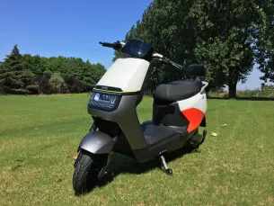 电动两轮车（散件）Electric Two‑Wheelers (CKD Kits) SHT2405