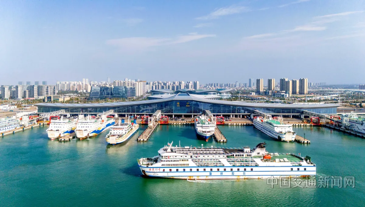 Hainan Maritime Administration assigns dedicated personnel and teams for patrolling and stationing along passenger transport routes.