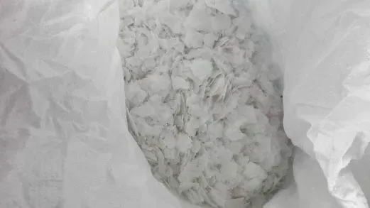 Caustic Industrial Grade White Flaky Solid 99% Naoh Soda Flakes