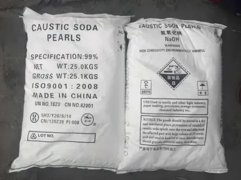Caustic Industrial Grade White Flaky Solid 99% Naoh Soda Flakes