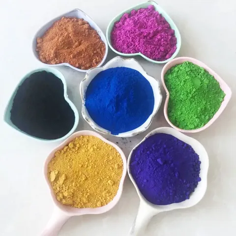 No. 4 Pigment Powder, with its vibrant colors, is suitable for painting and craft projects.