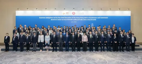Hong Kong Chief Executive John Lee led a delegation on his first visit to Central Asia, and Liu Zhai, Director and Senior Vice President of IBI（Guolian Gufen), was invited to accompany him.